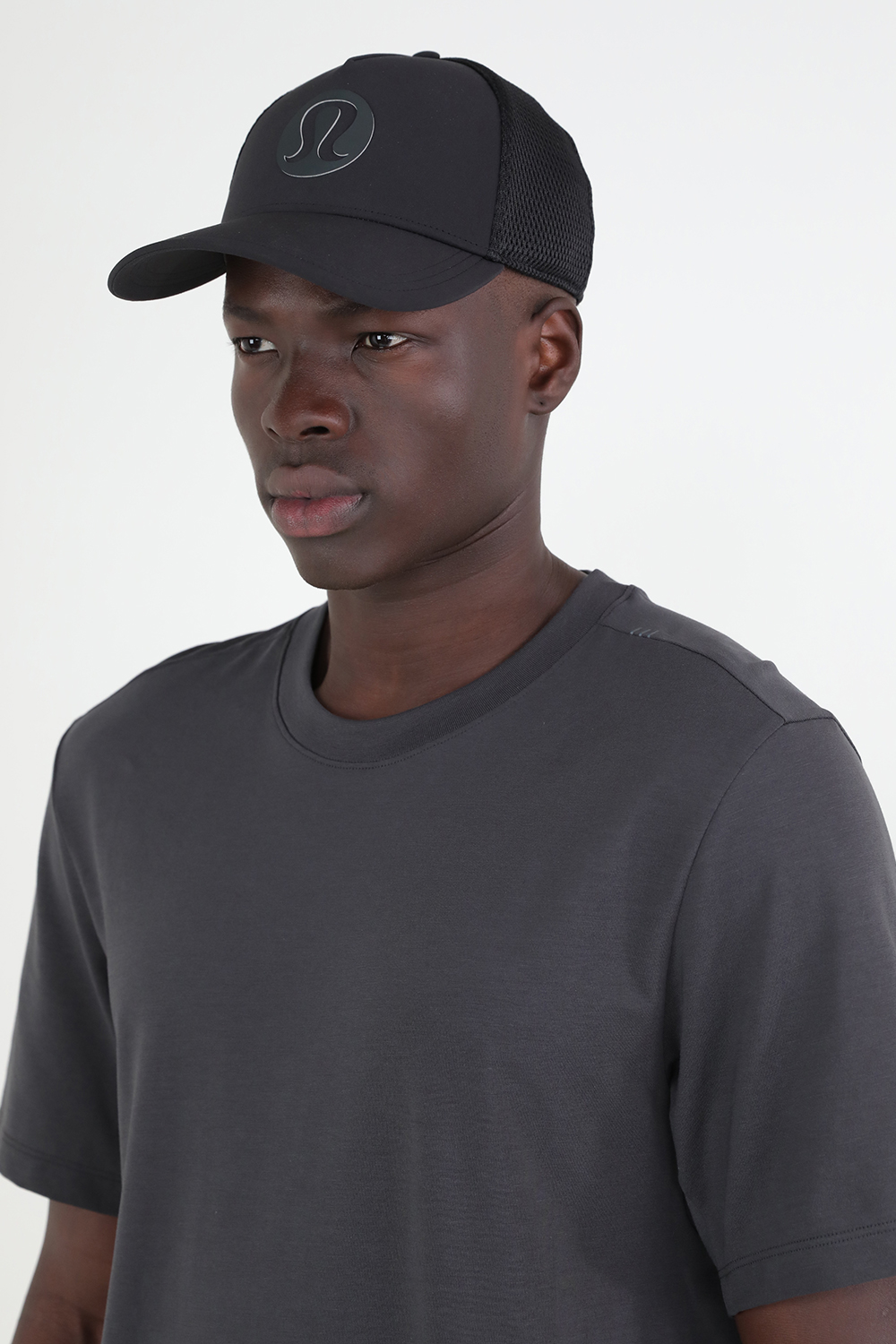 תמונת כל הלוק של Trucker Hat LULULEMON